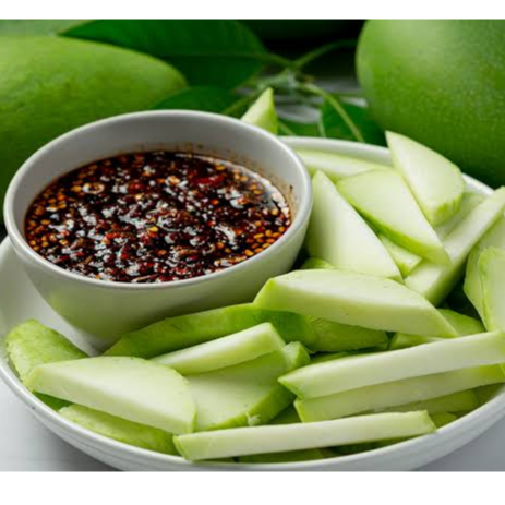 

1 KG MANGGA MUDA MENTAH FRESH MANGGA INDRAMAYU