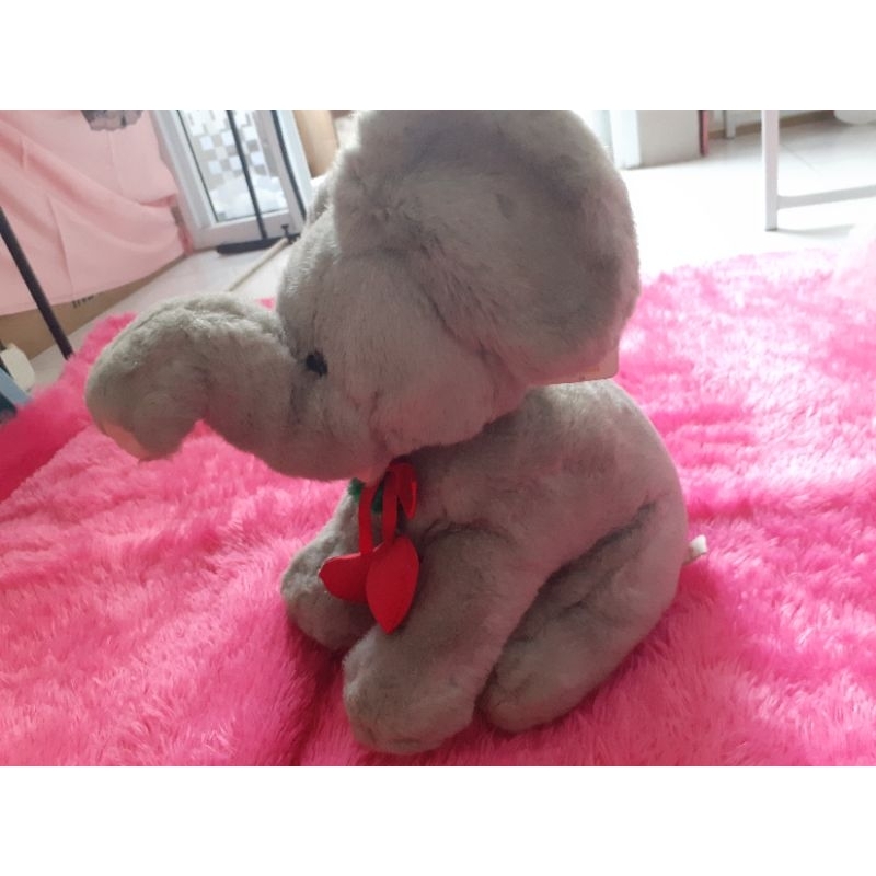 Boneka Gajah duduk merek Russ