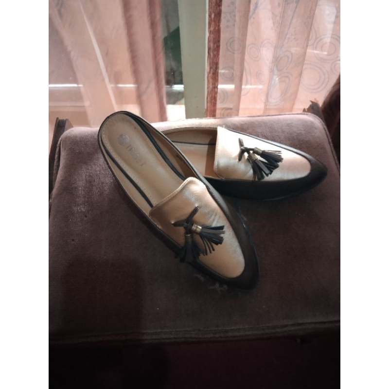 SEPATU/SELOP WANITA TRISET