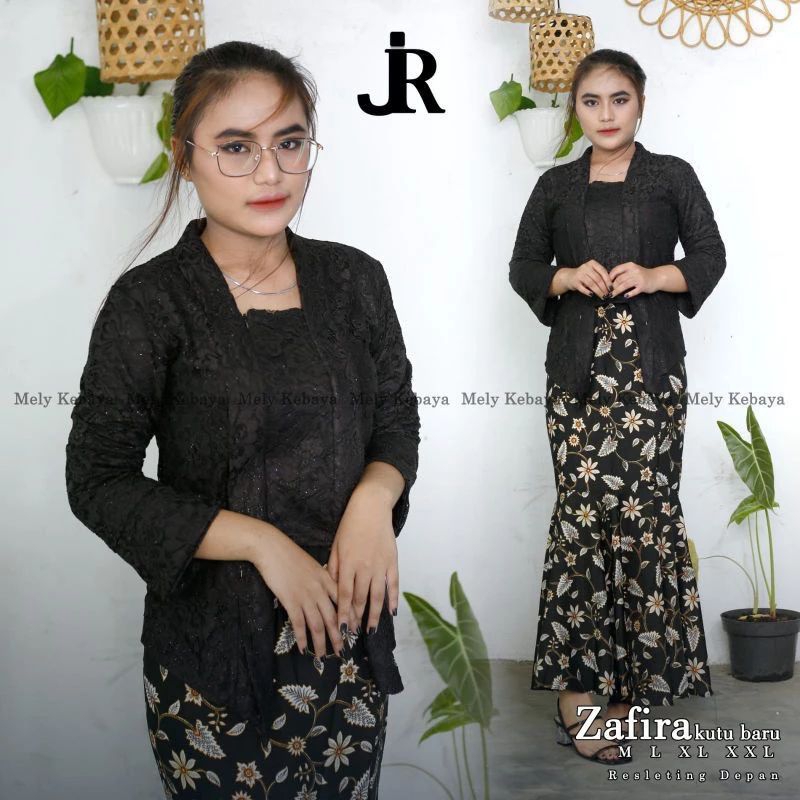 Kebaya Setelan Rok Kutubaru Brokat Lengan Panjang Warna Hitam Putih Varian Banyak Plus Rok Motif Bat