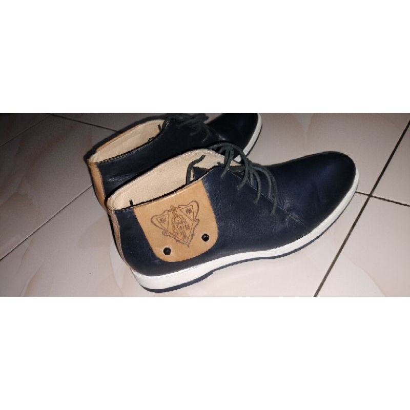 sepatu second branded