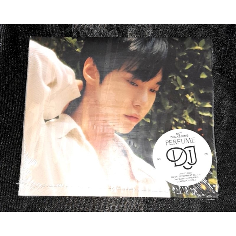DIGIPACK DOYOUNG PERFUME SEALED