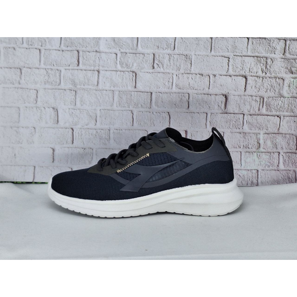 Sepatu Lari Wanita Abu - Abu DIADORA 100% Original