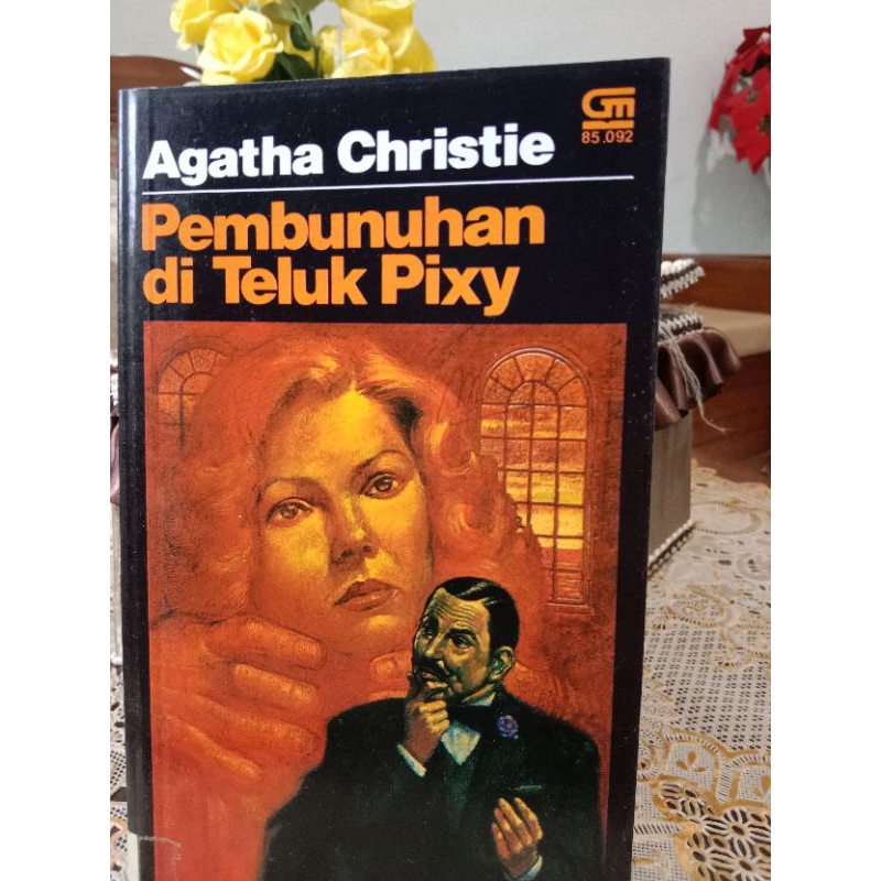 Novel Agatha Christie Pembunuhan di Teluk Pixy