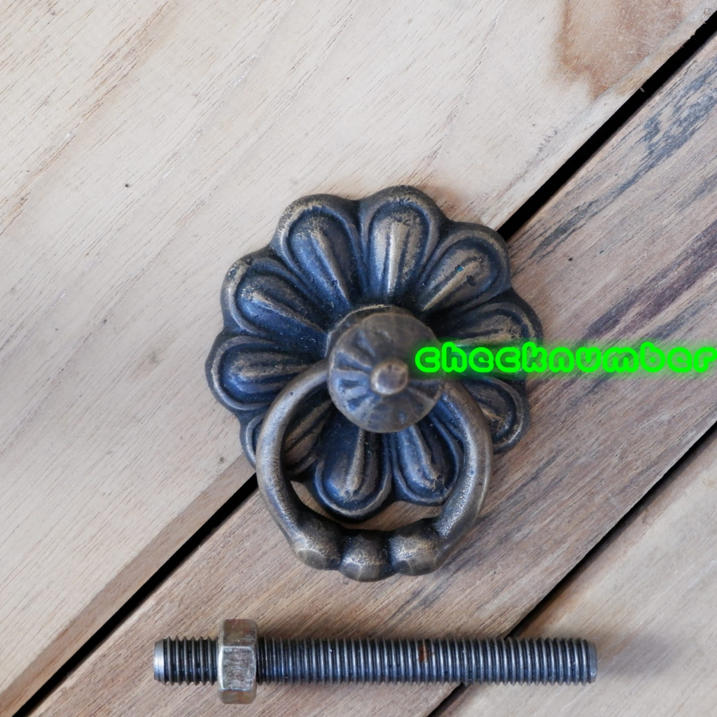 Handle Pintu Lemari Kuningan Antik