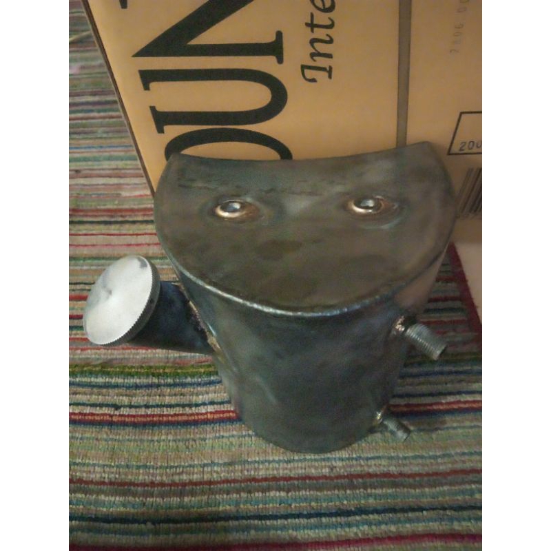 oil tank Chopper Sr400, Triumph,bsa box oli