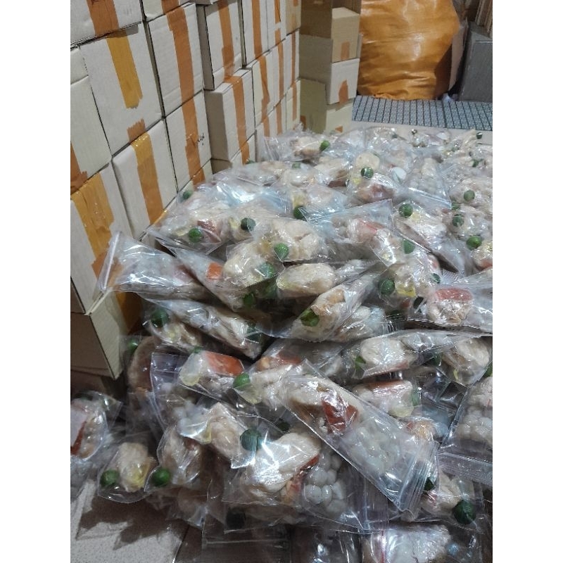 

paket 13 bungkus baso Aci isi ayam orie baso 6 butir komplit bumbu minyak bawang khas