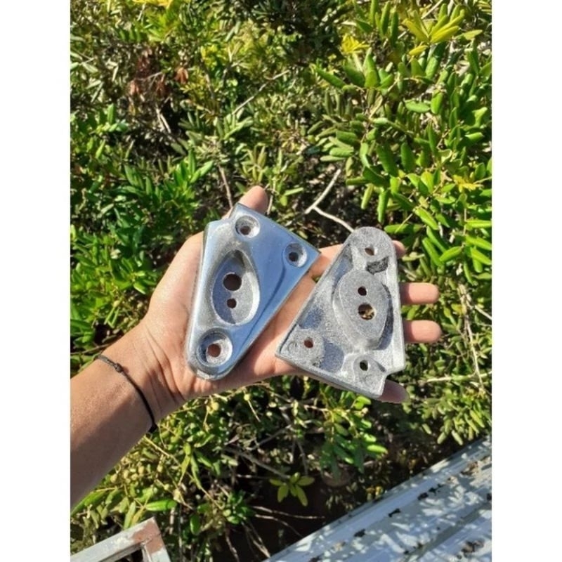 Kupingan Tiger lama/Pangkon Lampu Depan Tiger lama