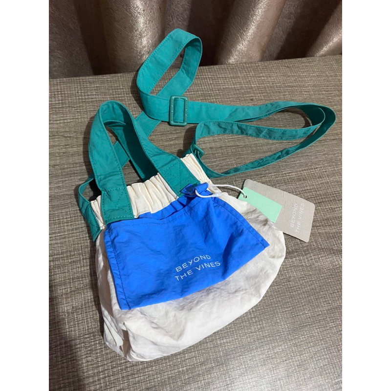 New beyond the vines micro dumpling bag (cream blue)