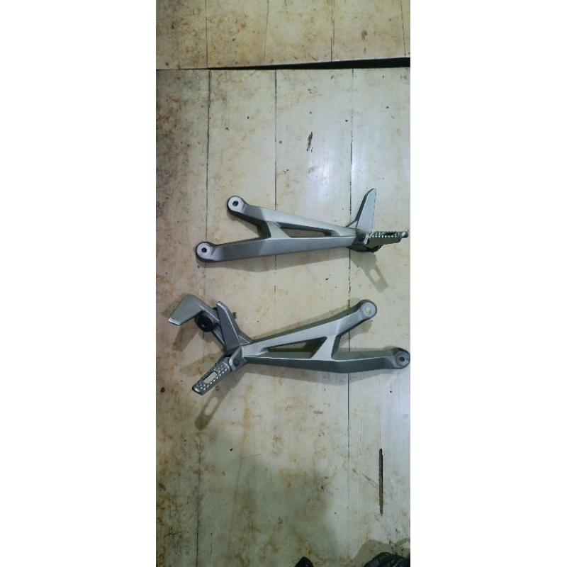 footstep postep belakang CBR 250 RR