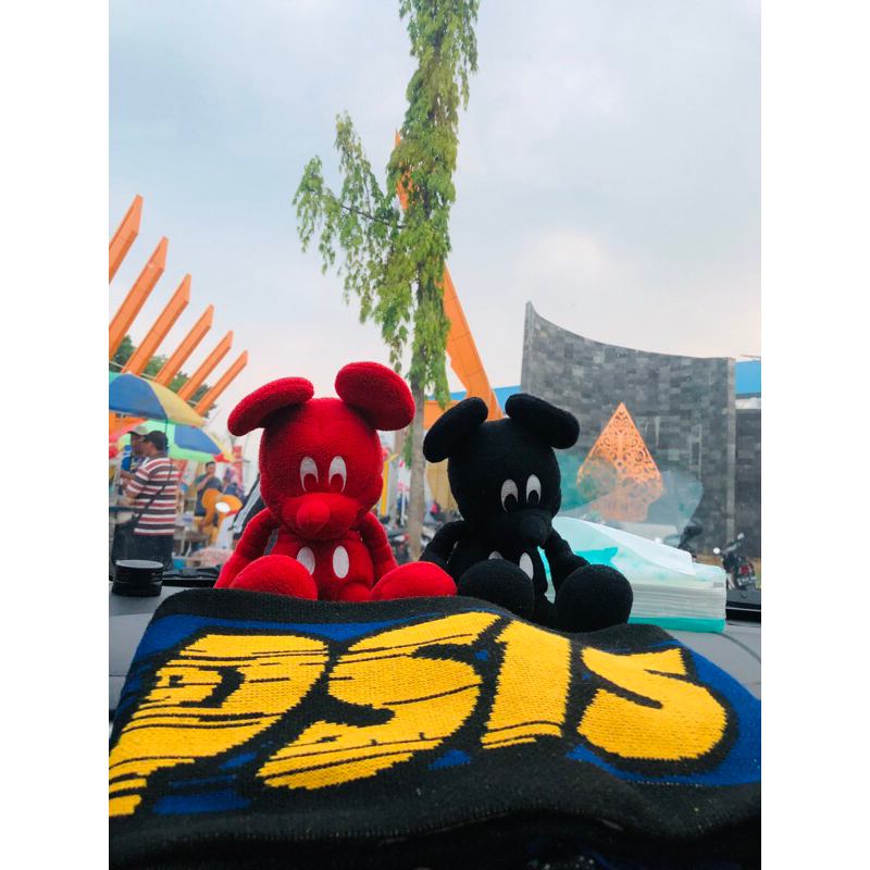 Mickey mouse Disney Uniqlo