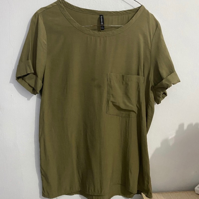 preloved stradivarius army top / blouse original 100%