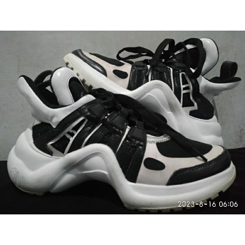 Sepatu Sport Louis Vuitton