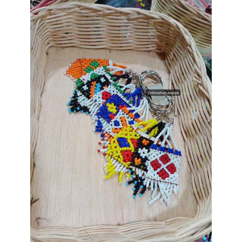 10 ganci manik etnik  / souvenir kalimantan