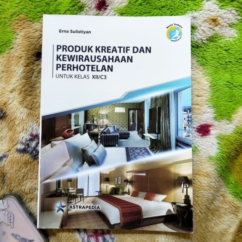 ORIGINAL BUKU PRODUK KREATIF DAN KEWIRAUSAHAAN PERHOTELAN KELAS 12 C3 SMK