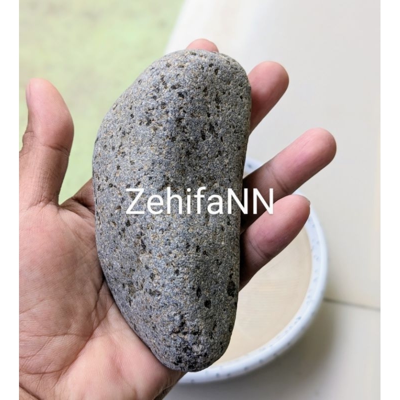 Batu Kali Bentuk Ulekan Asli dibentuk oleh alam