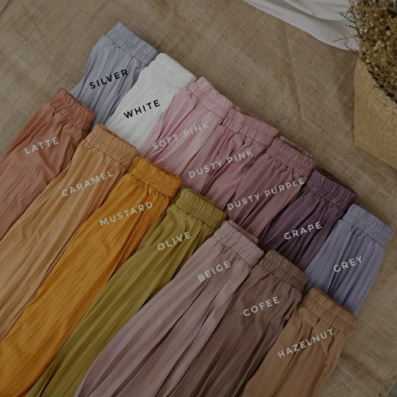 rok plisket premium, ready warna navy.