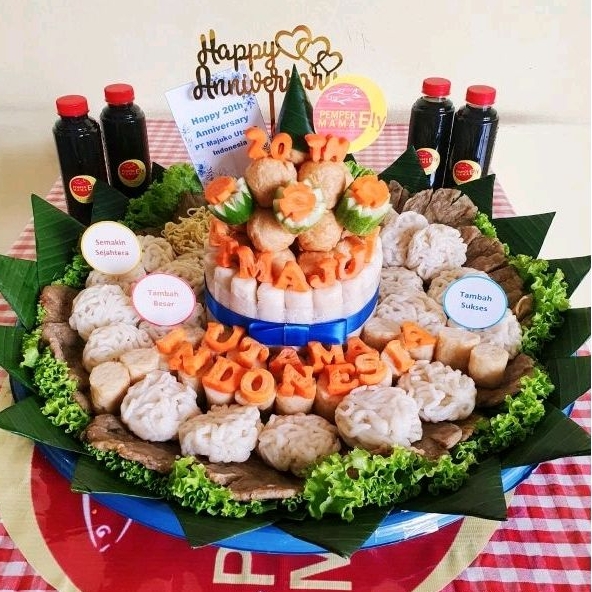 

Tumpeng Ultah / Tumpeng Kue / Tumpeng pempek / Kue ultah unik / Tumpeng unik Ikan TENGGIRI ASLI HALAL