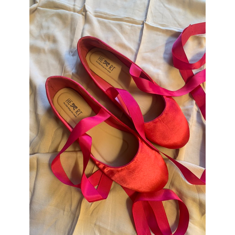 The Little Things She Needs Fucia