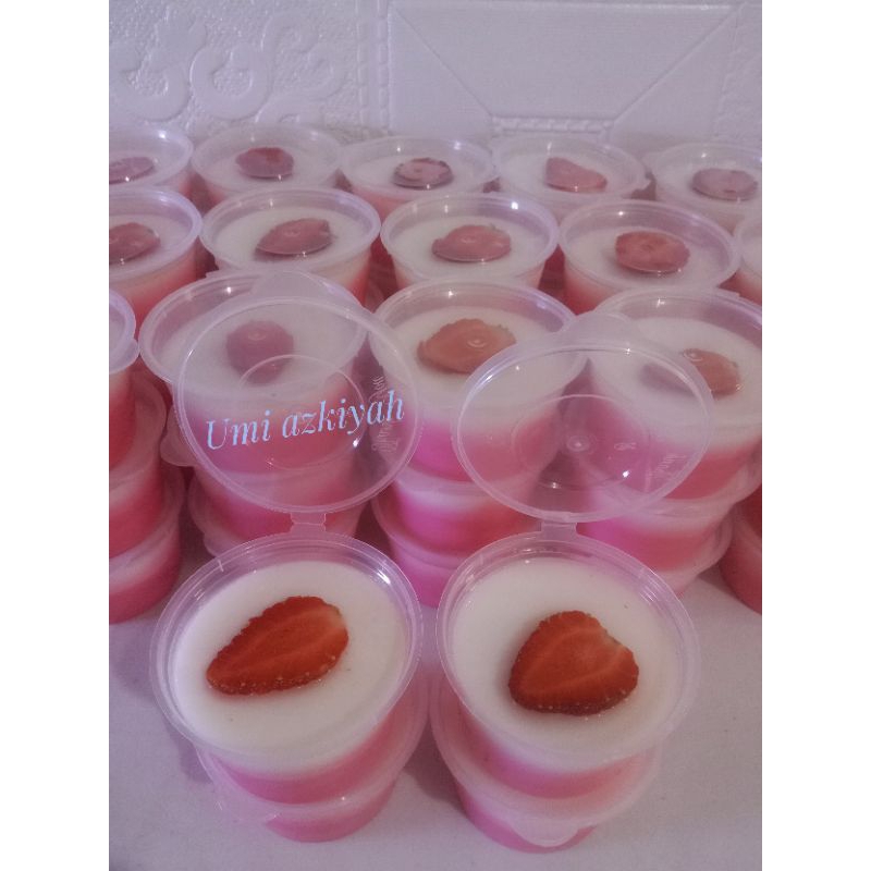 

Puding silky strawberry cup, 1 dus isi 18 cup @100ml