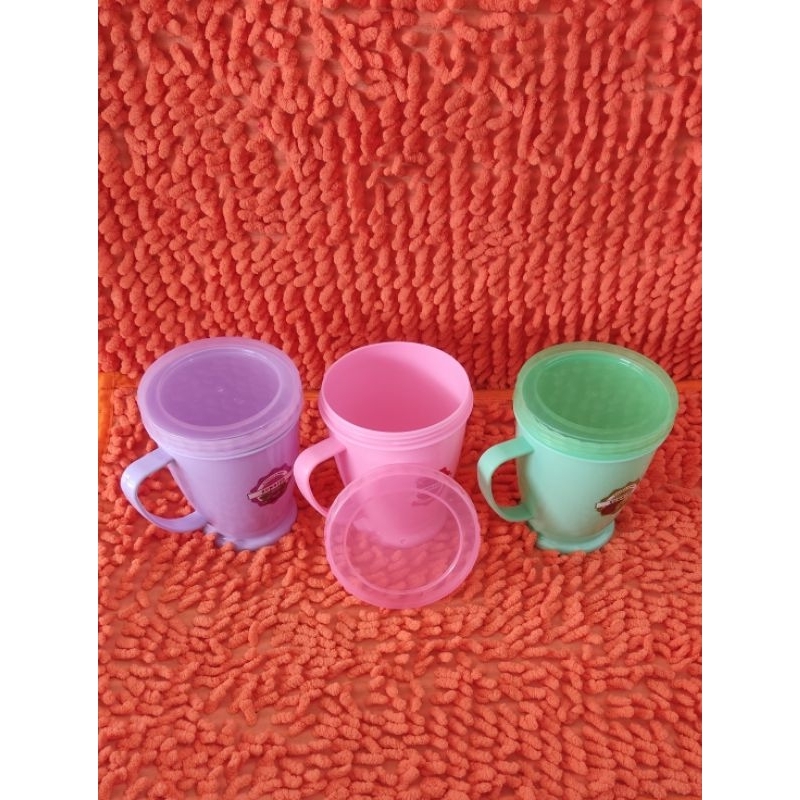 Gelas Mug Plastik/Gelas Cangkir Plastik/Gelas Gagang Plastik