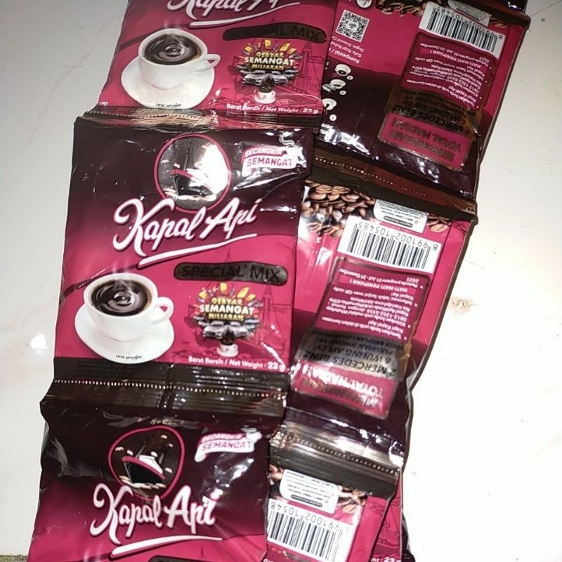 

Kopi kapal api special mix 23gr