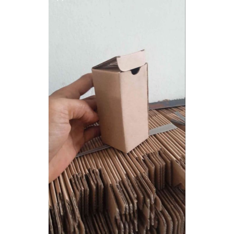 

kardus karton packing parfume uk 4,5x4,5x11 cm