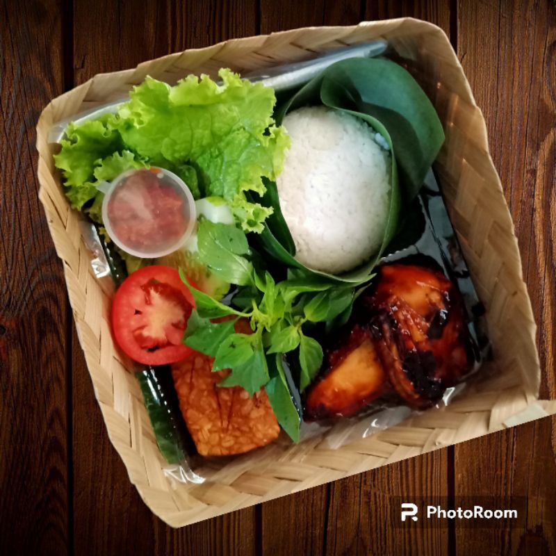 

Paket Nasi Besek Ayam Bakar Back to Nature Enak dan Nikmat