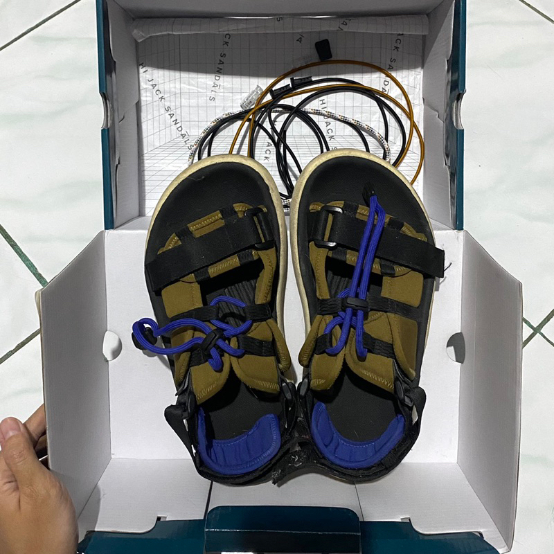 Preloved sandal HIJACK Dali Cordia