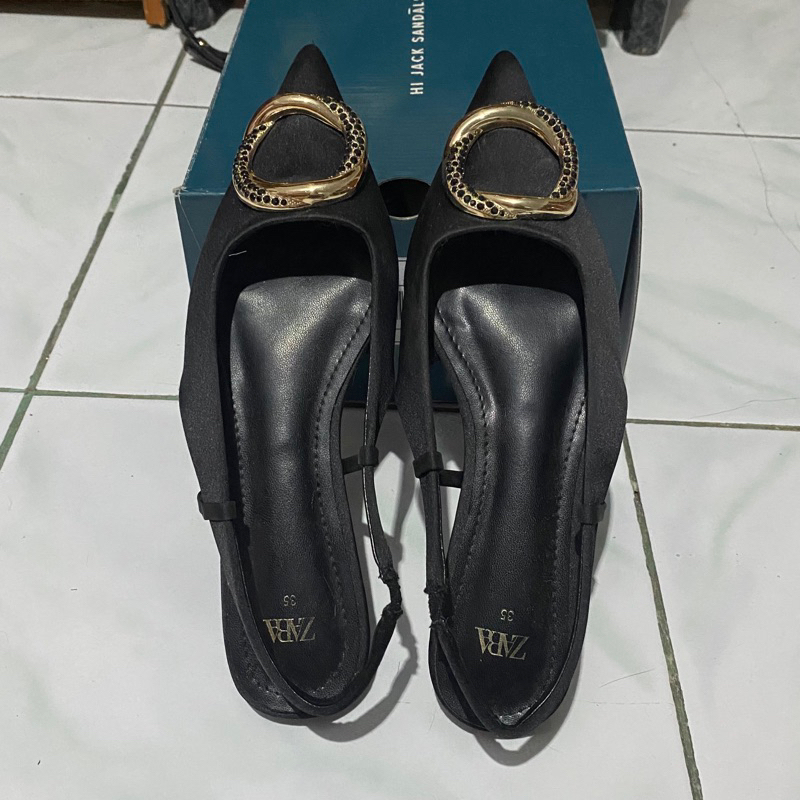 Preloved sandal flat ZARA