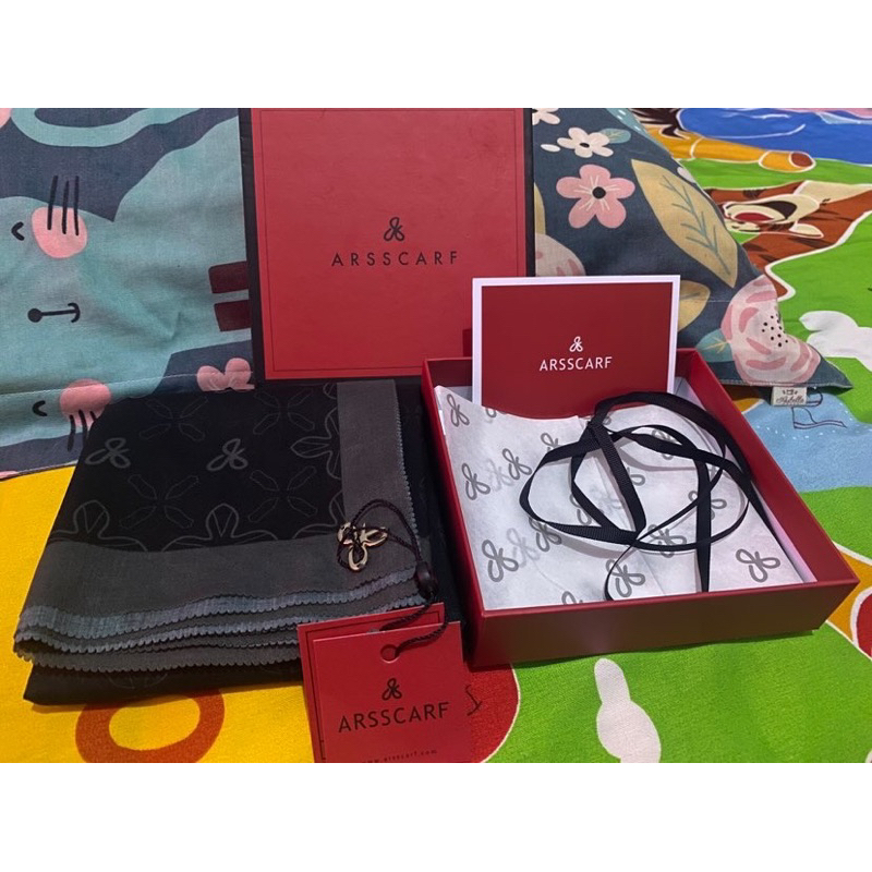 Arsscarf Monogram Duex 2