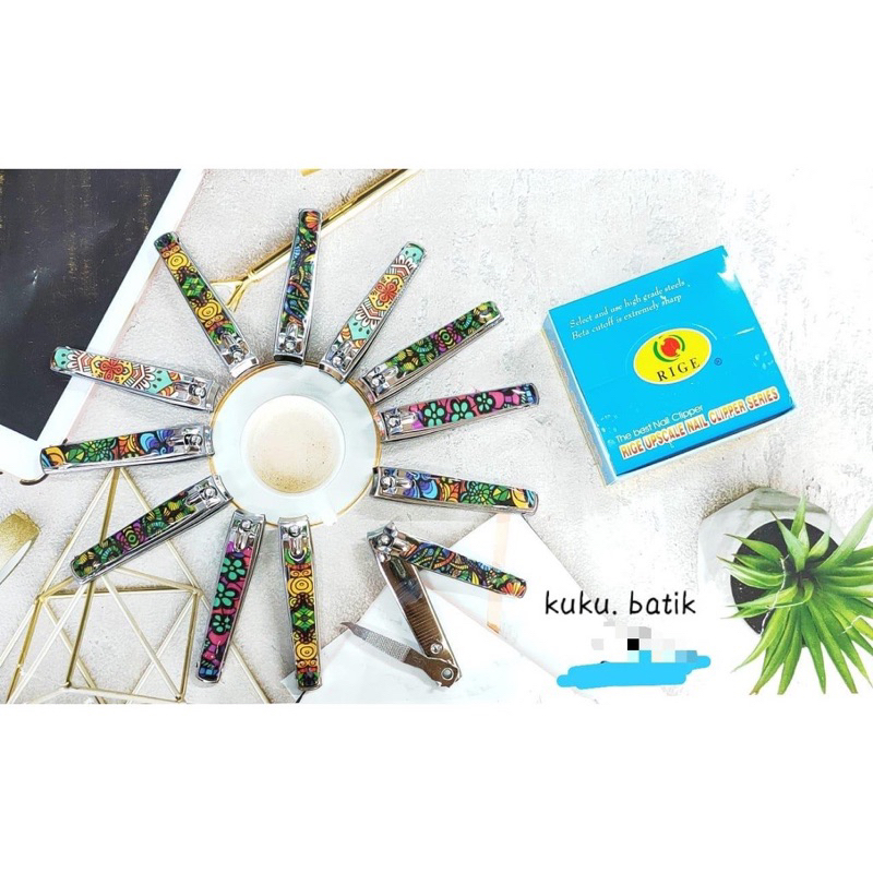 Gunting kuku besar motif batik