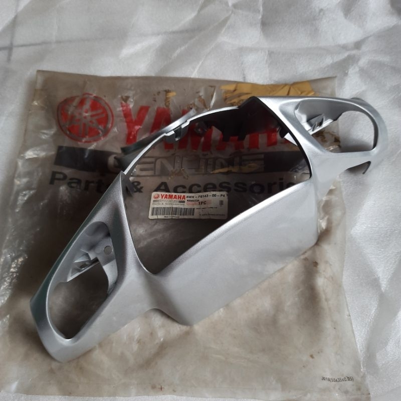 COVER HANDLE BATOK LAMPU DEPAN FIZR KOPLING 4WH-P4 SILVER  ORIGINAL YAMAHA