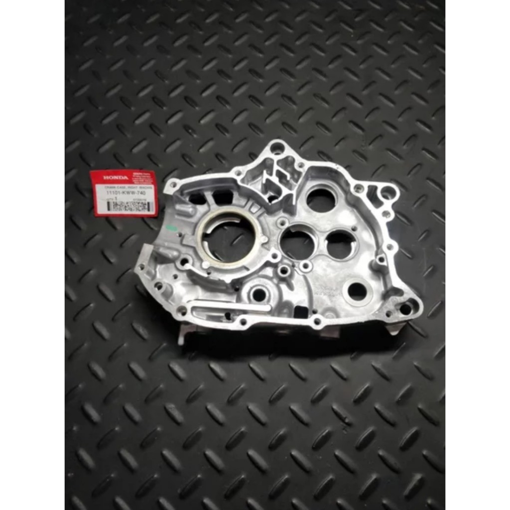 Crankcase Comp R – Revo 110 New - 11101KWW740