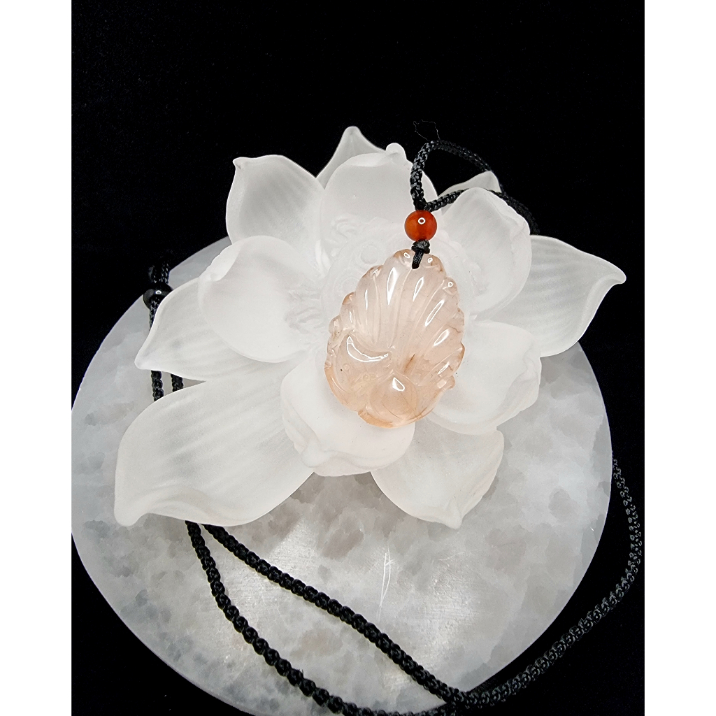 Liontin Batu Red Phantom Quartz Bulu Kelinci 9 Tails Fox 5A 28mm F927