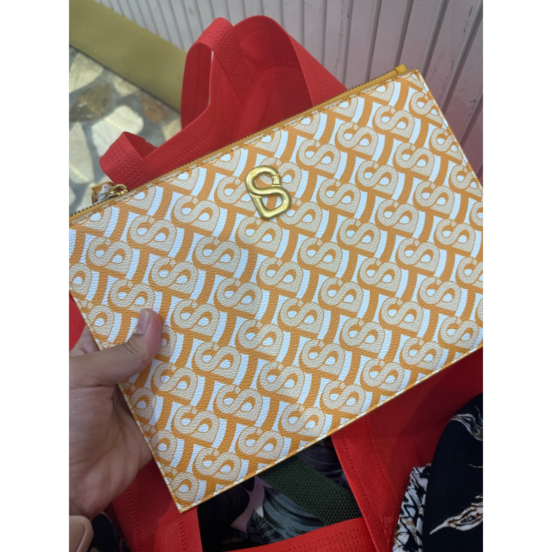Bimu Clutch Buttonscarves (As Is, Warehouse Sale)