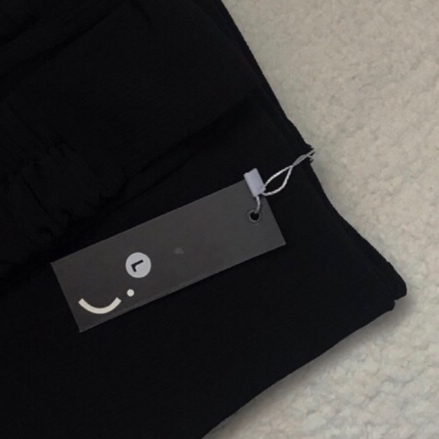 FK classic bahan wrinkle by Zaysaku NEW WITH TAG || size black Long L