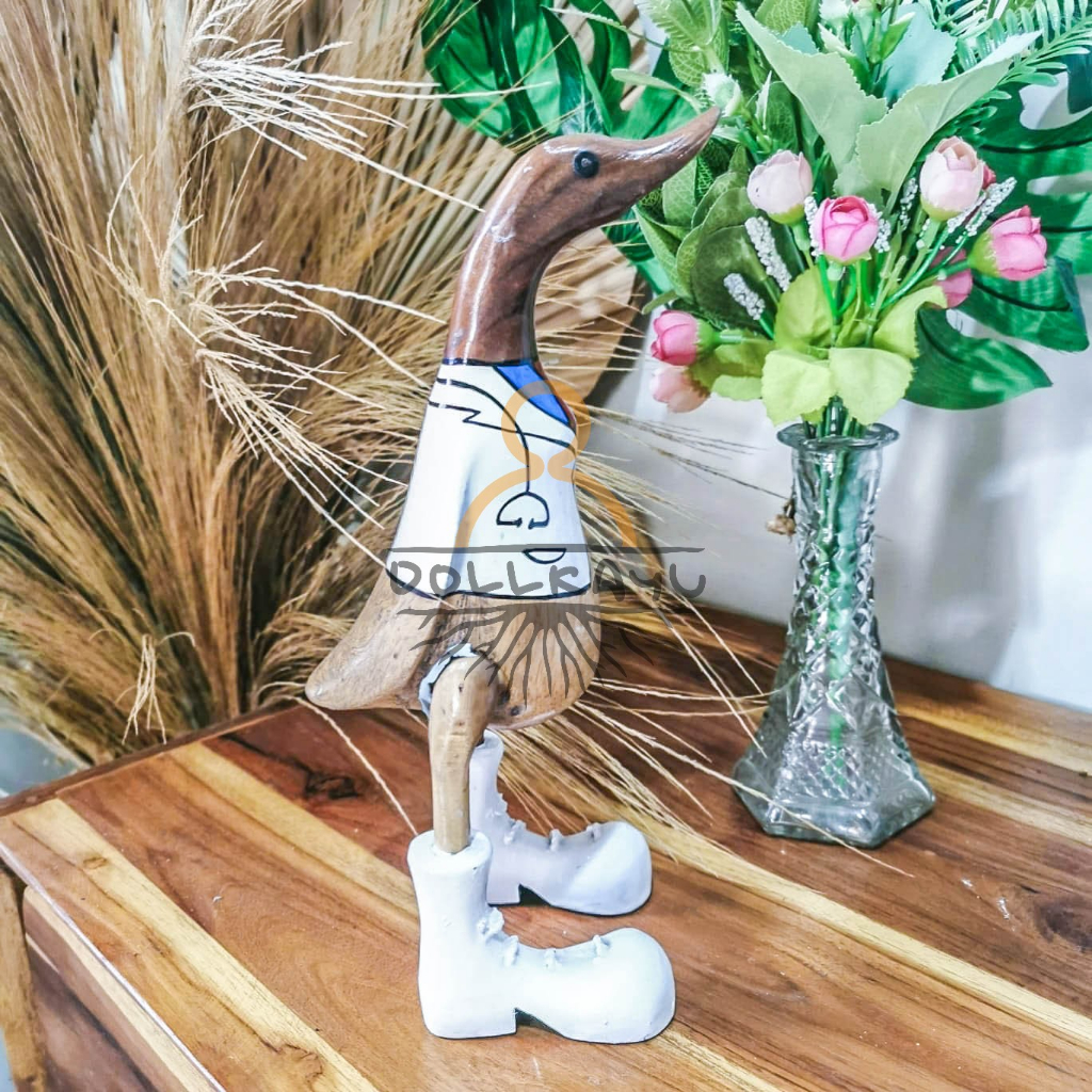 Dekorasi Aesthetic Hiasan Bebek Kayu Dokter