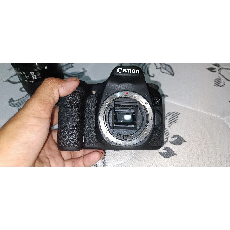 CANON EOS 70D SEMI PRO LAYAR SENTUH FLIP SUDAH WIFI LIKE NEW BEKAS SENDIRI TINGGAL PAKAI