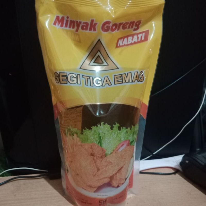 

MINYAK SEGITIGA EMAS 1 Lt