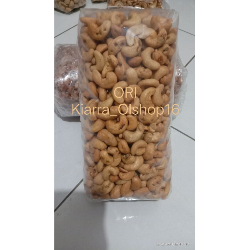 

Kacang Mede matang utuh 1kg kacang Mete goreng