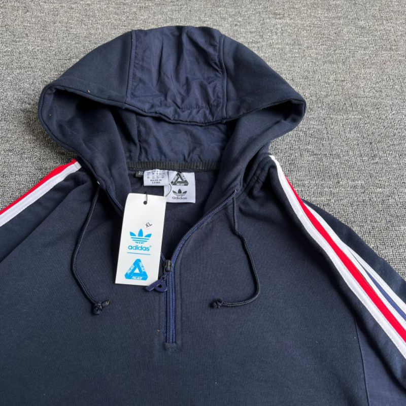 Hoodie × Zipper palace