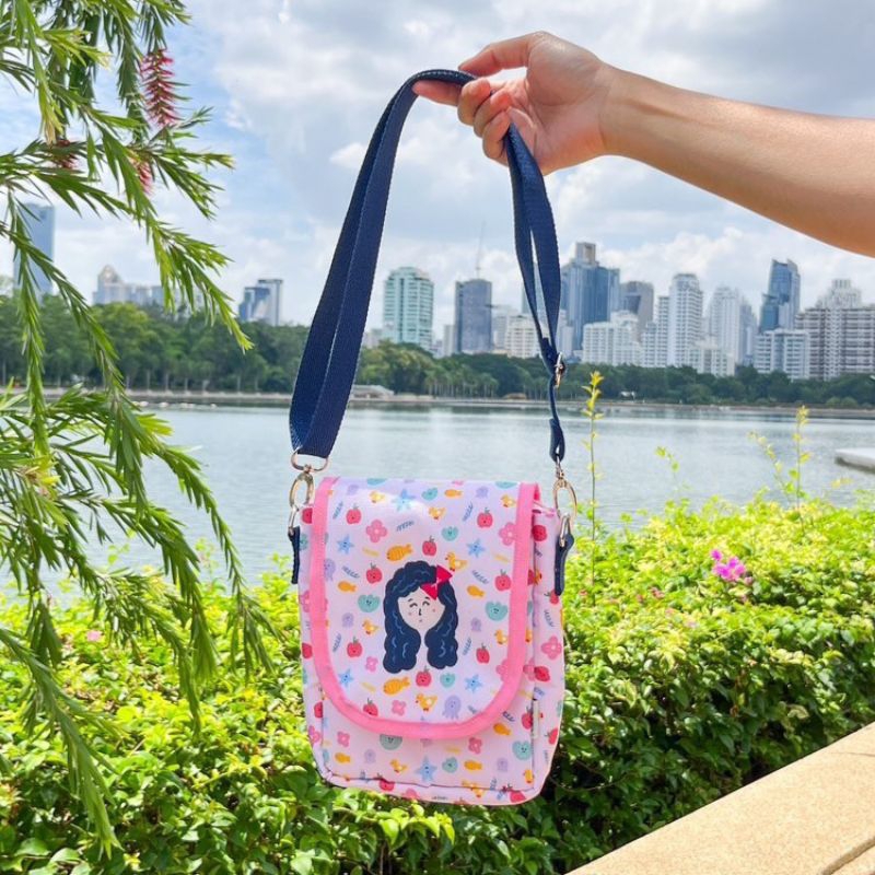 Pretty Pubi W Bag by Ideku Handmade