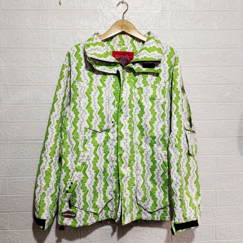 Jaket Outdoor Air Walk Second