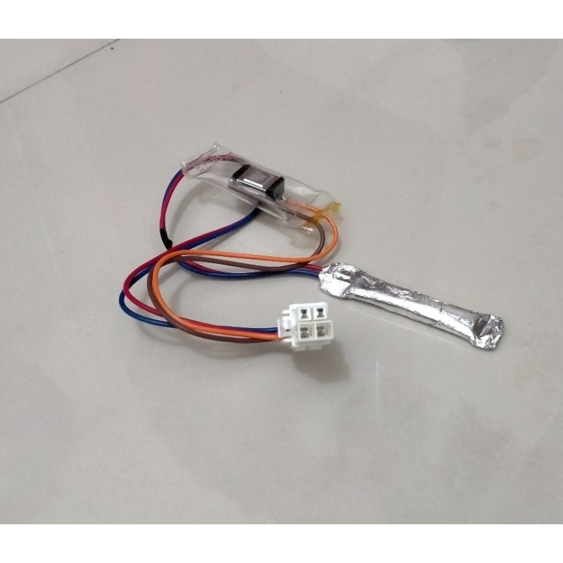 Fuse Defrost Kulkas LG 2 pintu model pisah