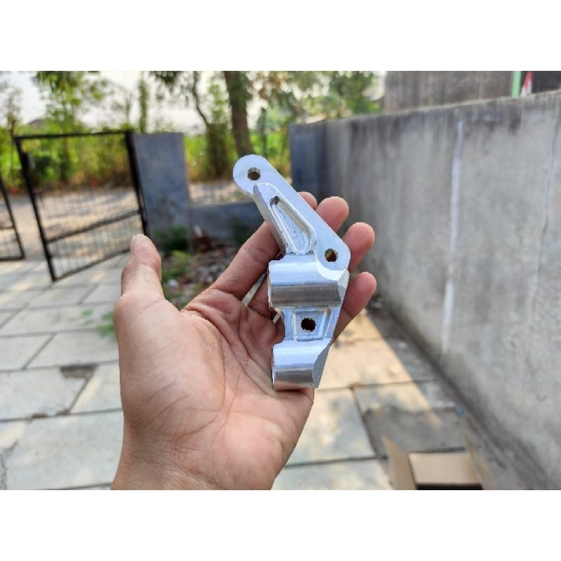 BRECKET CALIPER NISSIN BREMBO MONOBLOK PNP SHOCK SHOK SKOK DEPAN NINJA R RR SONIC NINJA GORILLA KIDA