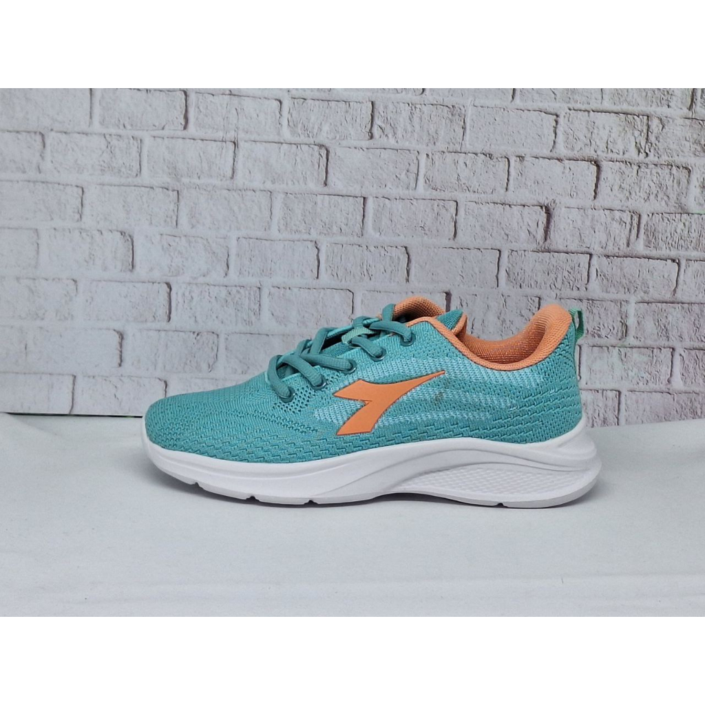 Sepatu Wanita  Biru DIADORA 100% Original