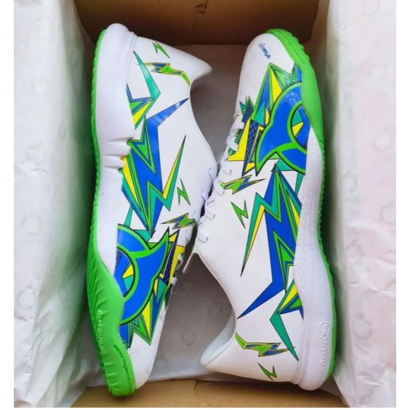 cuci gudang sepatu futsal terbaru/sepatu futsal ortuseight thunderclap /sepatu futsal