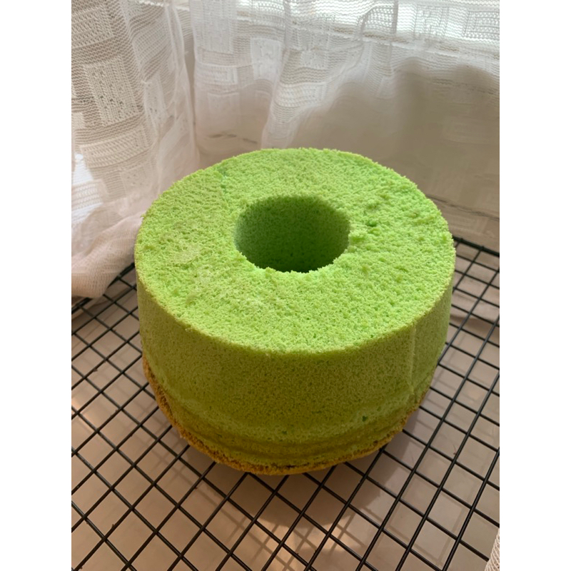 

CHIFFON PANDAN CAKE SIZE 16cm