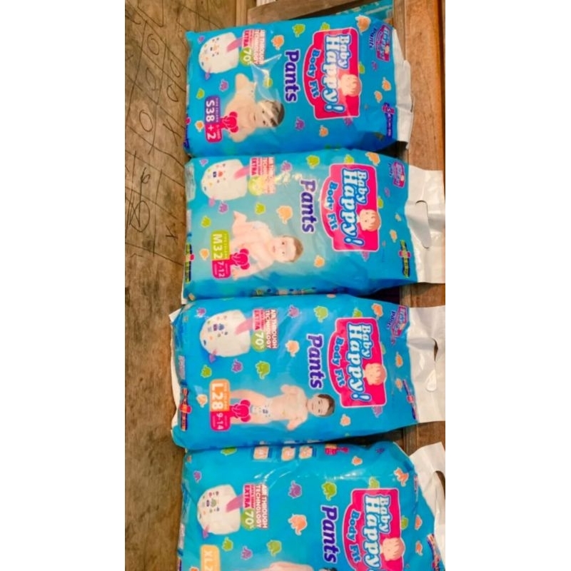 PEMPERS Baby happy